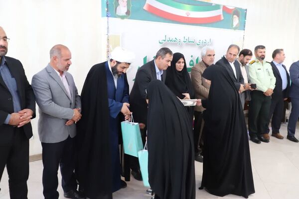 تقدیر مدیرکل آموزش و پرورش آذربایجان شرقی از فرزندان دانش‌آموز شهدای اقتدار