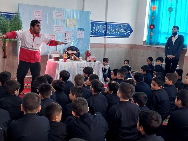 کسب آمادگی در روزهای قبل از اجرای مانور زلزله در مدرسه ملاصدرا