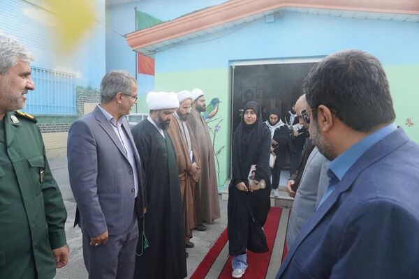 اعزام دانش‌آموزان دختر شهرستان‌های تهران به اردوهای راهیان نور