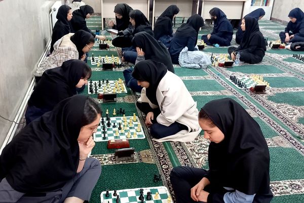 برگزاری مسابقات شطرنج دانش‌آموزان دختر متوسطه‌دوم در بهارستان‌۲