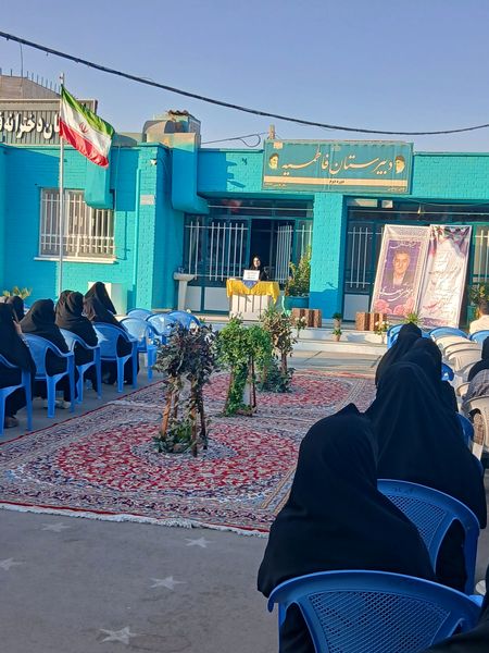  اولین مجمع انجمن اولیا و مربیان در دبیرستان فاطمیه