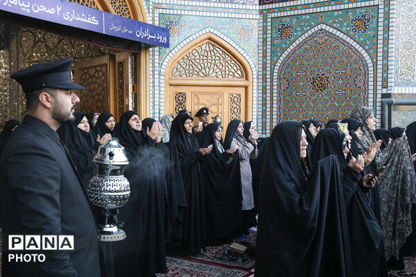 اقامه نماز عید فطر در حرم مطهر رضوی-۲

