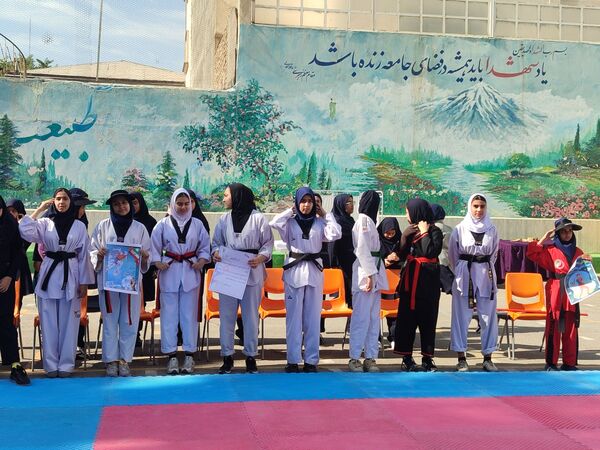 زنگ ورزش ، زنگ نشاط دبیرستان شاهد تکتم ناحیه ۳ مشهد