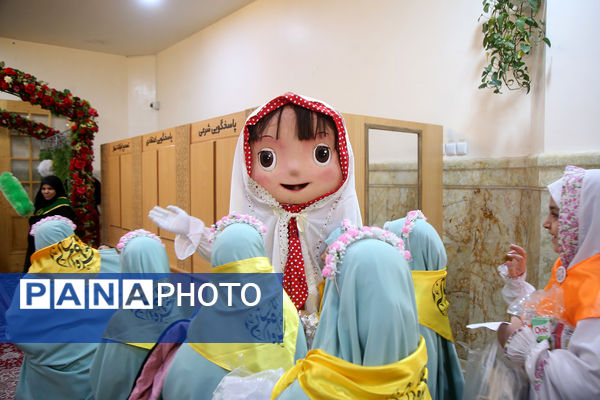 جشن تکلیف 2 هزار نفری دختران سراسر کشور در قم