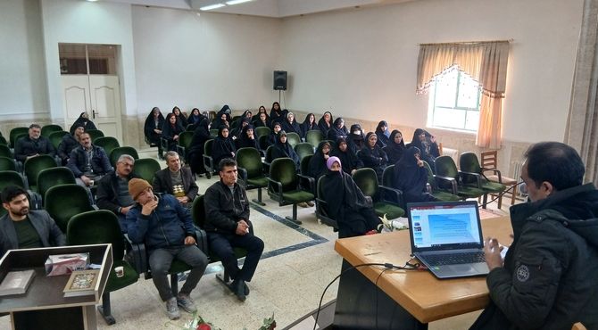 کارگاه‌ آموزشی ویژه اولیا در شهرستان بن