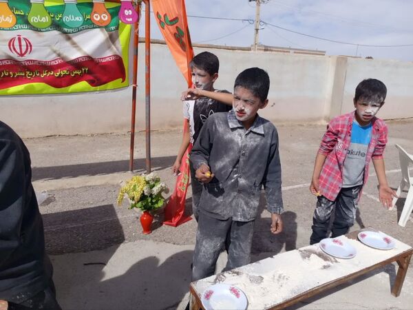 جشن نیمه شعبان و فجر انقلاب در آموزشگاه سلمان فارسی ابرکوه
