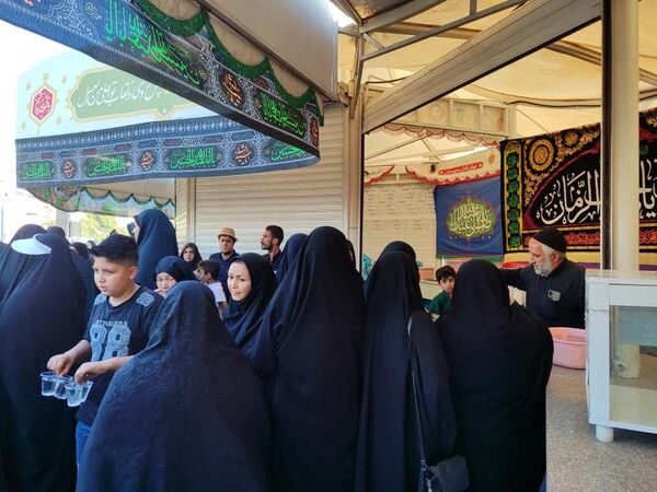 راهپیمایی خانوادگی گرامیداشت روز عفاف و حجاب در میدان شهدا مشهد 