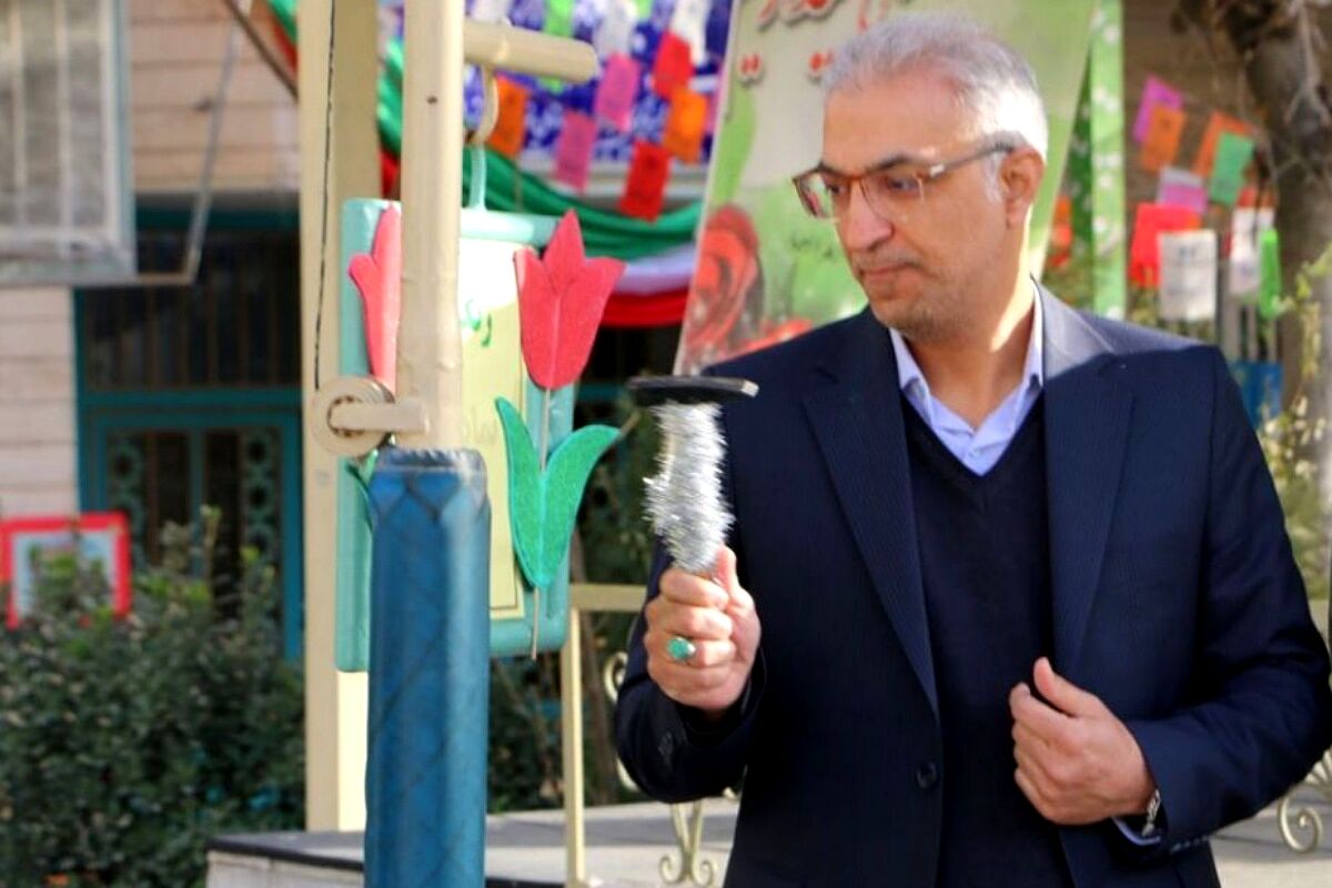 دهه فجر ، فرصت تبیین هویت انقلابی و تقویت خودباوری در نسل جوان است