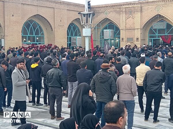 مردم ولایت مدار نیشابور در سوگ رهبر آزاده شهیدشان در مسجد جامع