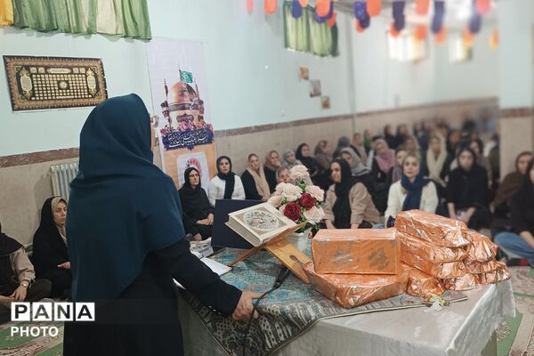 جلسه انجمن اولیا و مربیان وحضور مشاور خانواده با موضوع پیشگیری از اعتیاد 
