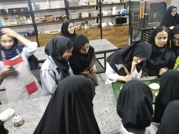 بازید دانش آموزان از مجموعه عطرنان