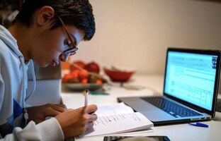 تاکید معاونت آموزش متوسطه بر تداوم آموزش باکیفیت در همه شرایط/ معلمان مسیر یادگیری را پیوسته نگه می‌دارند