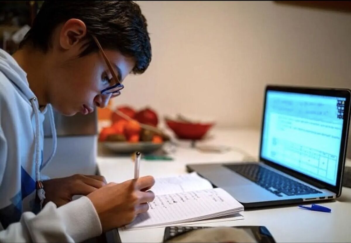 تاکید معاونت آموزش متوسطه بر تداوم آموزش باکیفیت در همه شرایط/ معلمان مسیر یادگیری را پیوسته نگه می‌دارند