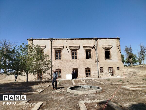 بازدید خبرنگاران پانا از باغ نشاط نیشابور 