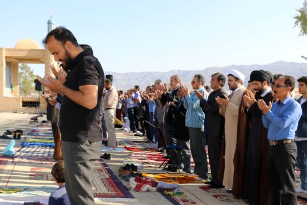 شکوه اقامه نماز عید‌ فطر در سراسر استان کرمان