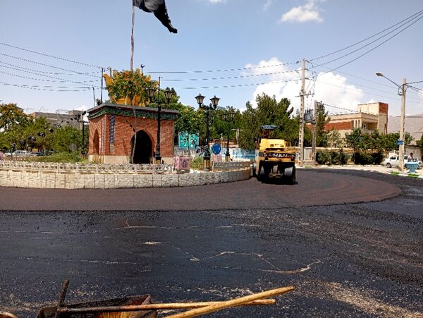 بازسازی آسفالت میدان اصلی شهر تیتکانلو 