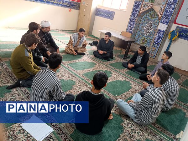 جلسه شورای محوری بسیج دانش‌آموزی در مدرسه علوی 2 شهرستان قدس