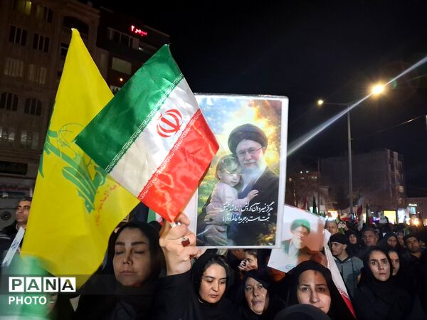 مراسم احیا در اولین شب قدر و هشتمین شب مراسم شهادت ایت الله خامنه ای 