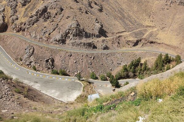 زیارتگاه امامزاده حسین اصغر در دل طبیعت زیبا در استان خراسان رضوی