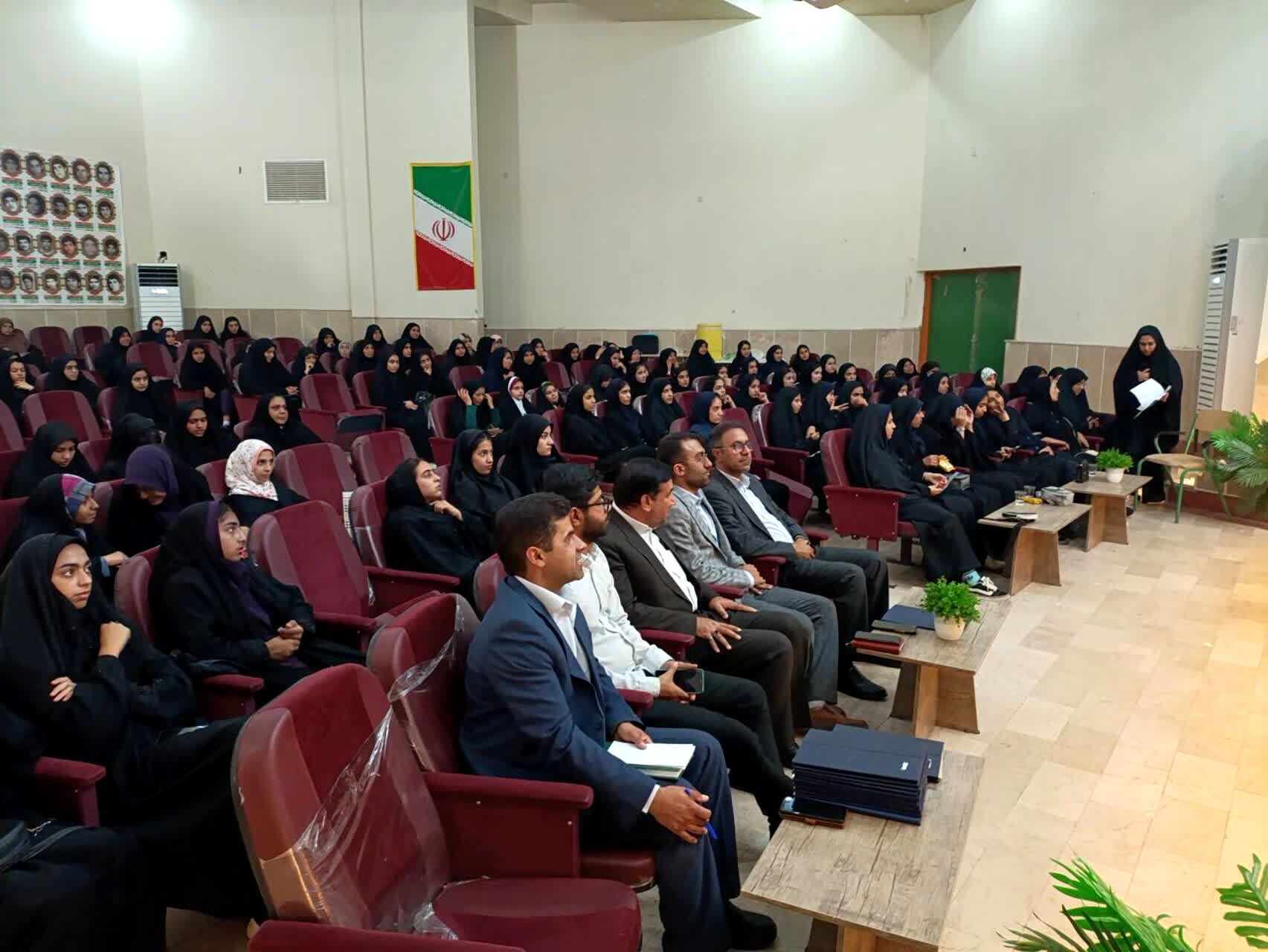 مراسم جشن روز دختر و تجلیل از دختران حافظ قرآن در شهرستان بم