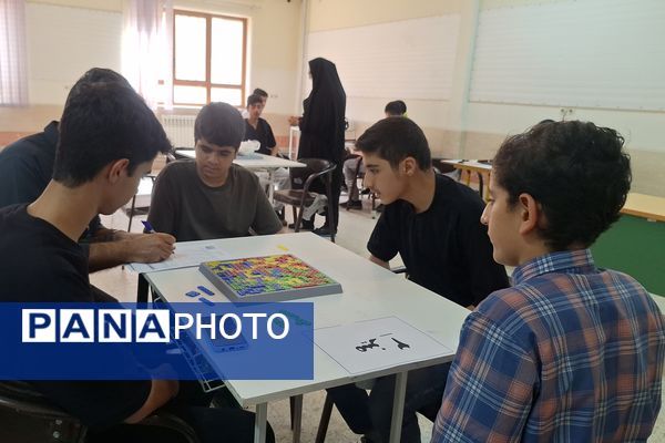 مسابقات بازی‌های فکری رویش مرحله استانی در شیراز