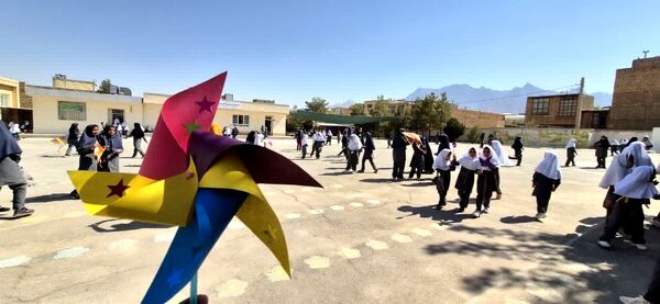 جشن روز کودک در دبستان علمدار تفت
