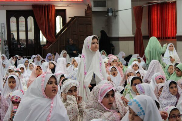 آیین جشن تکلیف دانش‌آموزان دختر شهرستان پردیس در فضایی معنوی و باشکوه