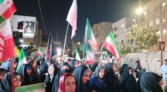 برای انتقام خون رهبرم در راهپیمایی شرکت می‌کنم 