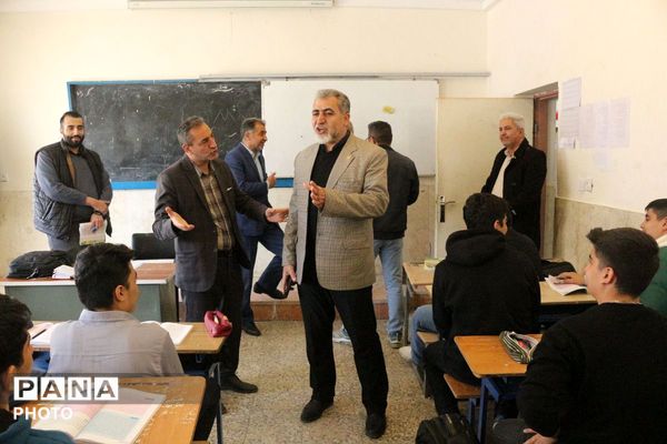  بازدید نماینده مجلس از مدارس فیروزکوه و دماوند به مناسبت هفته امور‌تربیتی