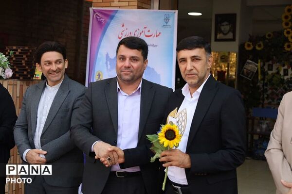 نمایش توانمندی‌های دانش‌آموزان در رشته‌های مختلف ورزشی و هنری قرچک در هفته تربیت‌بدنی