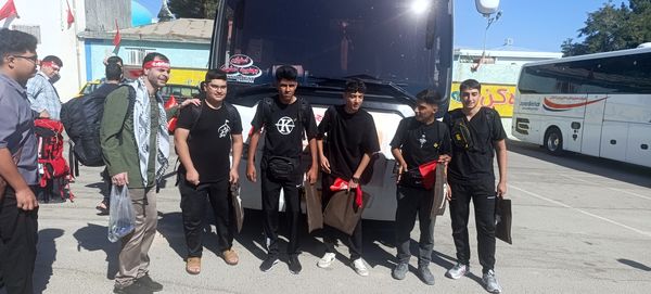 بدرقه دانش‌آموزان اعزامی به پیاده‌روی اربعین 