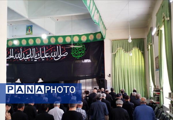 مراسم ظهر تاسوعا حسینی در مسجد شهدای گمنام 