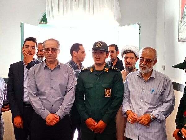 مسئولین کاشمر، غبار از مزار شهید خبرنگار برداشتند
