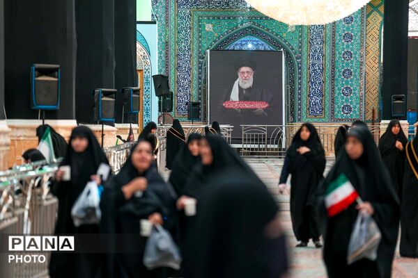 اجتماع بانوان انقلابی به مناسبت چهلم قائد امت و شهدای میناب در مسجد جمکران 