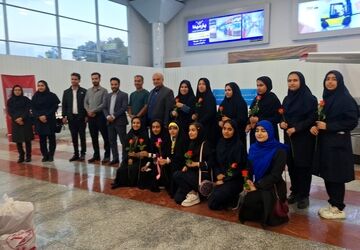 بازگشت پیشتازان استان فارس از اردوی زیارتی - آموزشی مشهد مقدس