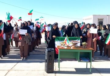 سیزده آبان ؛ نماد مقاوم تلاش و بالندگی دانش آموزان