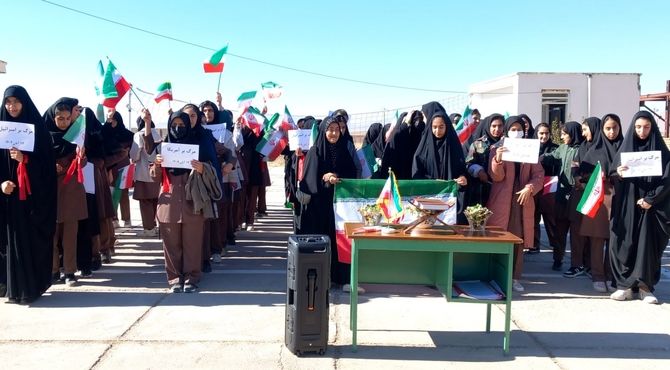 سیزده آبان ؛ نماد مقاوم تلاش و بالندگی دانش آموزان