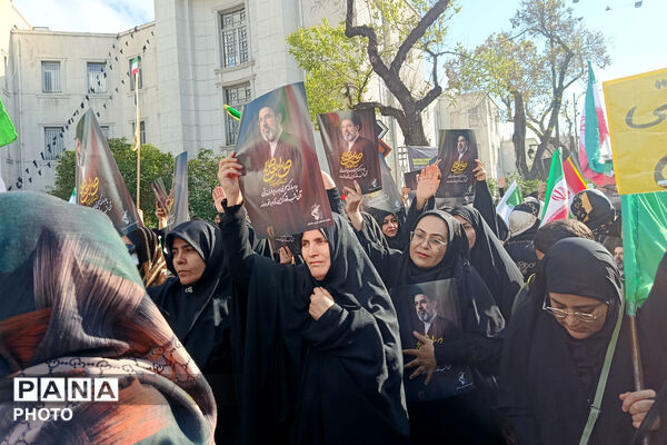 مراسم بیعت با سومین رهبر انقلاب در شیراز 
