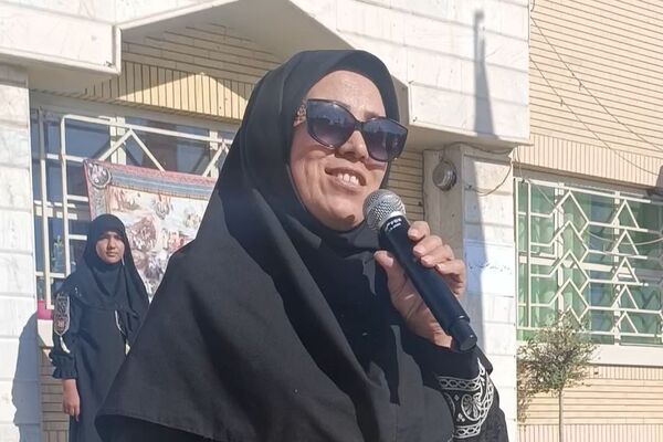 برپایی نمایشگاه "مادرم فاطمه" در دبیرستان مهر نیشابور