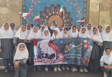 راهپیمایی باشکوه ۱۳ آبان در شهر شازند 