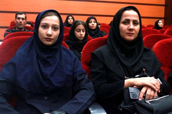 آیین تجلیل از دبیران تربیت‌بدنی در بهارستان 2