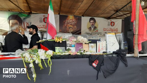  تهران در سوگِ رهبر شهید ایستاد