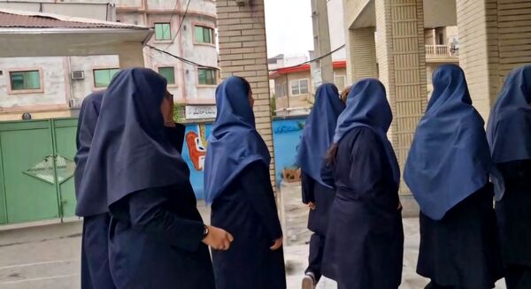 جشن روز جهانی دختر در دبیرستان بهار آزادی قائمشهر