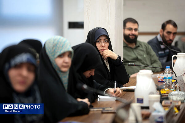 چهارمین نشست تخصصی هنر و اندیشه امیدا