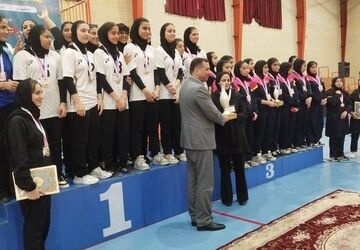 گفت‌و‌گو با دختران ورزشکار در خط پایان مسابقات 