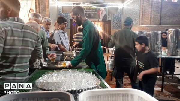 چایخانه فاطمه الزهرا(س) در هفتادونهمین شب از اجتماعات مردمی در مسجدجامع نیشابور