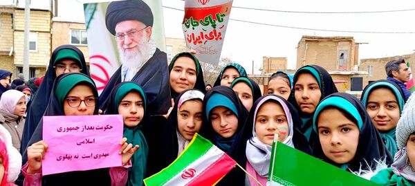 خروش مردم  فلارد در راهپیمایی ۲۲ بهمن
