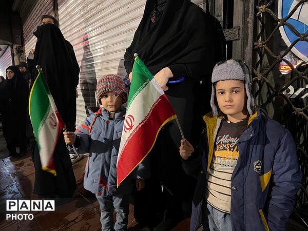 حماسه‌ای‌ دیگر مردم کرج در شانزدهمین شب سوگواری شهادت آیت الله خامنه‌ای و بیعت با رهبر جدید انقلاب