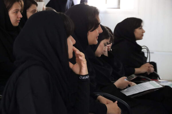 دانش آموزان اسلامشهری هنرستان شهدای واوان میزبان مراسم افتتاحیه نمایشگاه پوستر "پدر طالقانی"