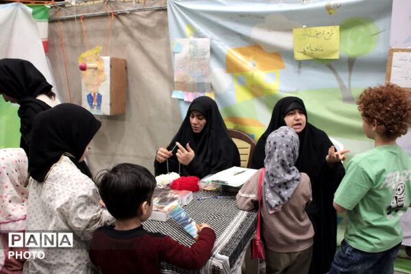 فعالیت غرفه‌های متنوع در موکب آستان مقدس چهل اختران قم